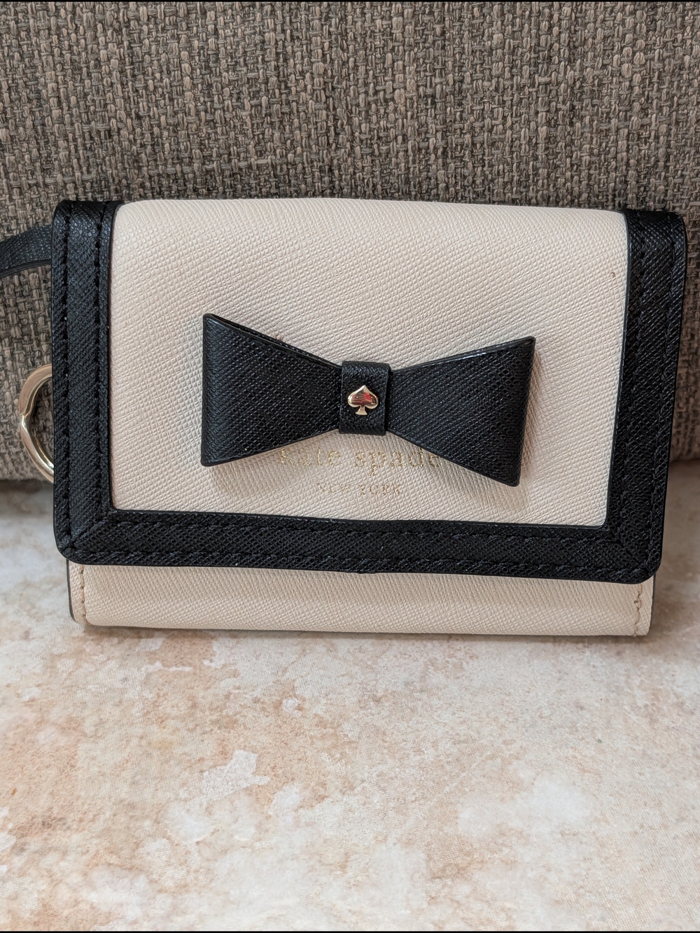 Kate Spade Hazel Court Darla Wallet EUC